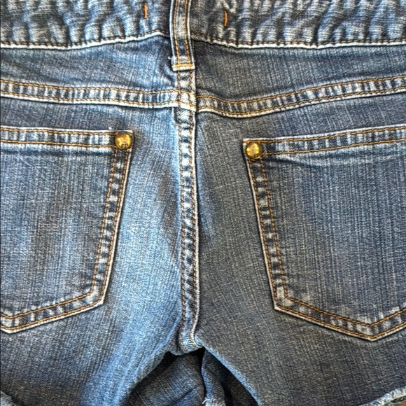 Free People Distressed Low Rise Brass Grommet Trim Denim Shorts Size 27 - Picture 4 of 10